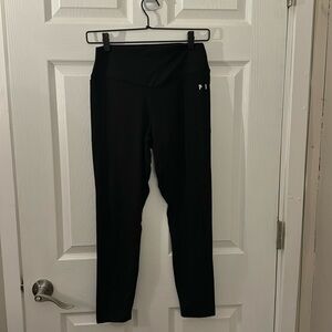 PINK VS Ultimate Legging Size M With Pockets!